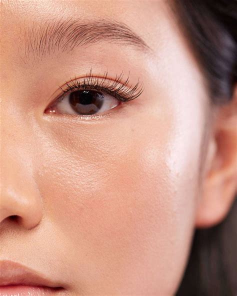 The Benefits of Magic Glue Eyelash Extensions for Makeup-Free Days